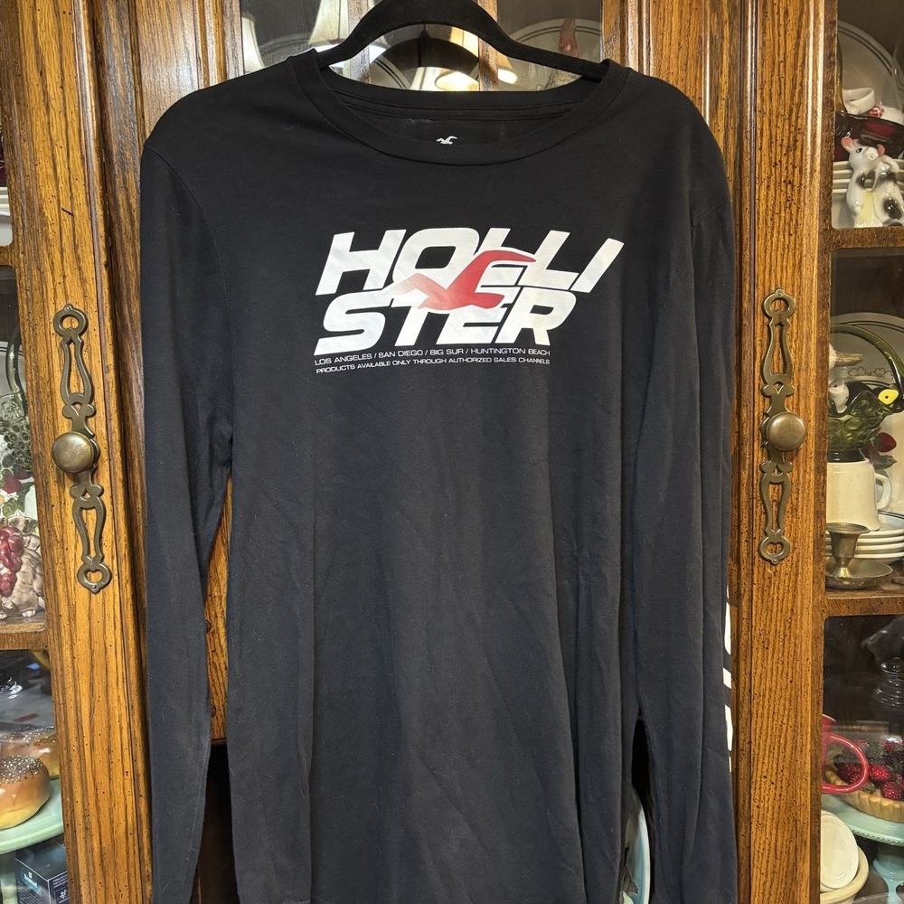 Hollister California Men's‎ Long Sleeve Black Graphic Tee Medium Preppy Y2K